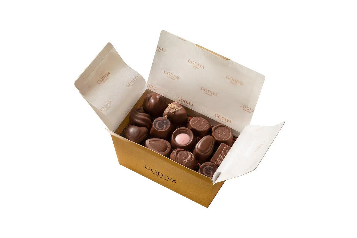 Milk Chocolate Gold Ballotin Box, 500g - Image 3